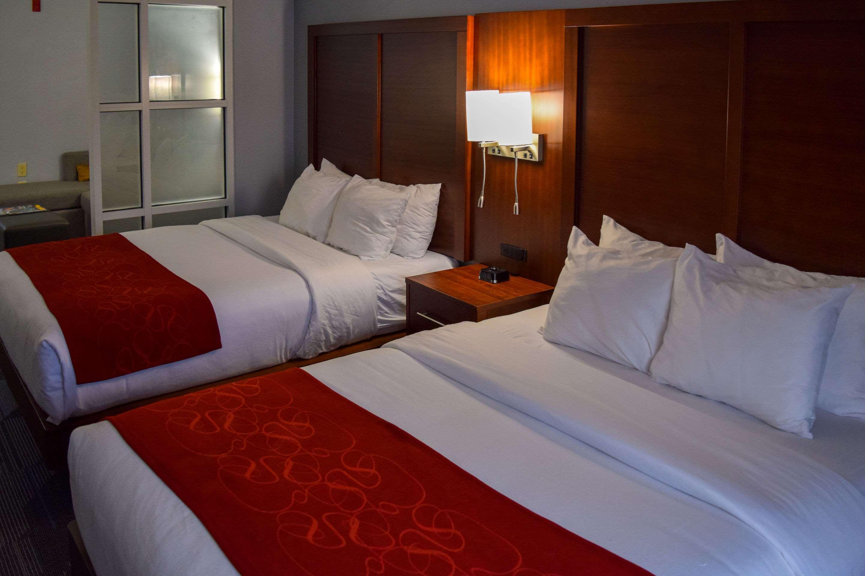 คอมฟอร์ต สวีท โอลีฟ บรานช์ เวสต์ Hotel โอลีฟแบรนช์ ภายนอก รูปภาพ