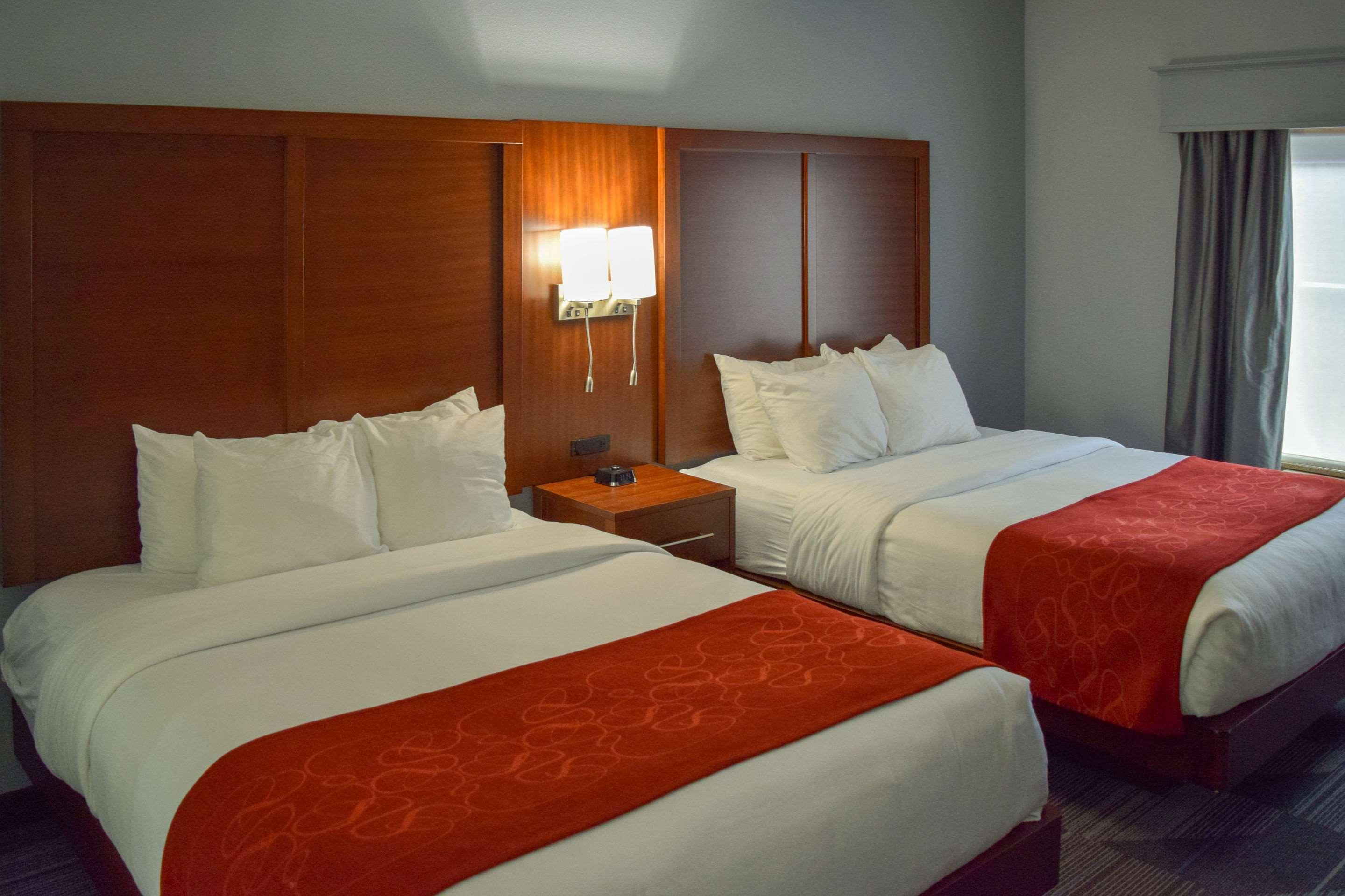 คอมฟอร์ต สวีท โอลีฟ บรานช์ เวสต์ Hotel โอลีฟแบรนช์ ภายนอก รูปภาพ