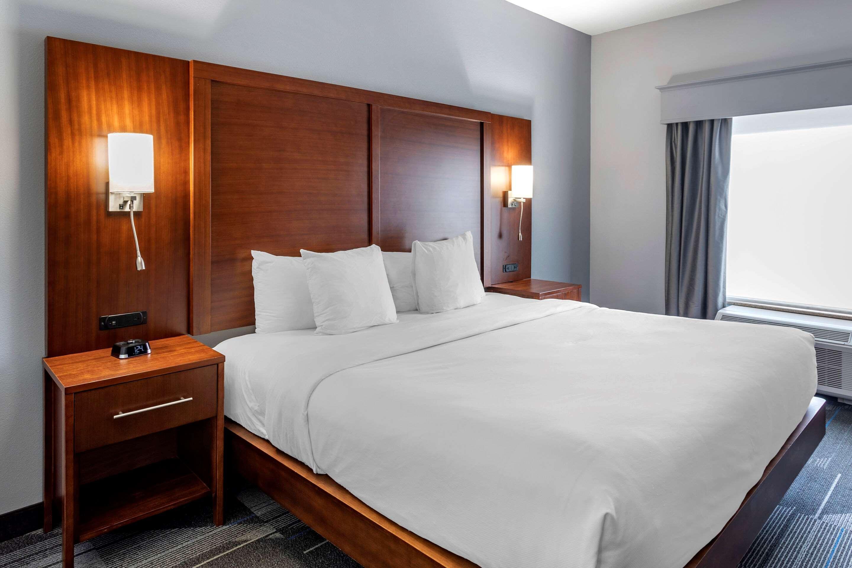 คอมฟอร์ต สวีท โอลีฟ บรานช์ เวสต์ Hotel โอลีฟแบรนช์ ภายนอก รูปภาพ