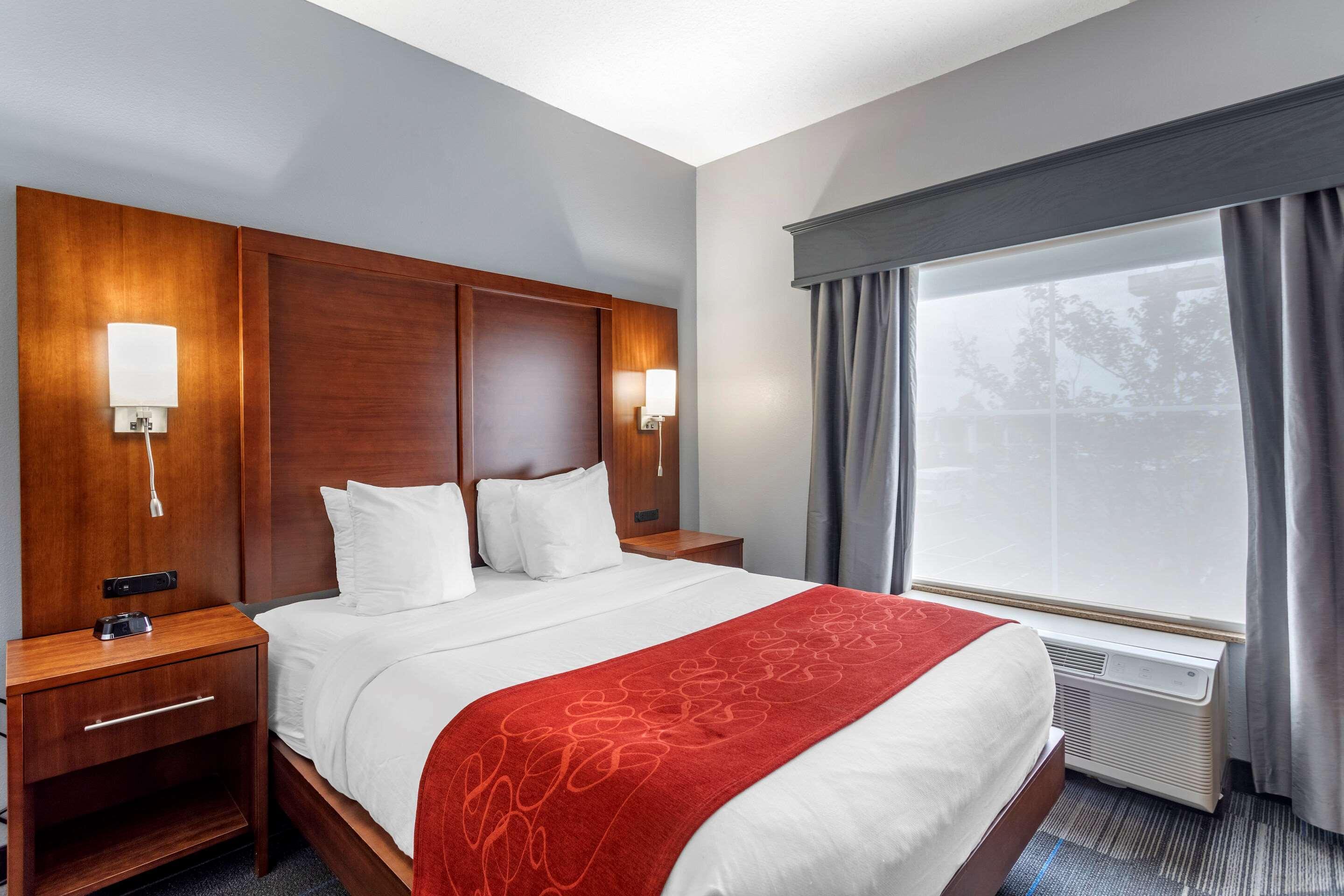 คอมฟอร์ต สวีท โอลีฟ บรานช์ เวสต์ Hotel โอลีฟแบรนช์ ภายนอก รูปภาพ