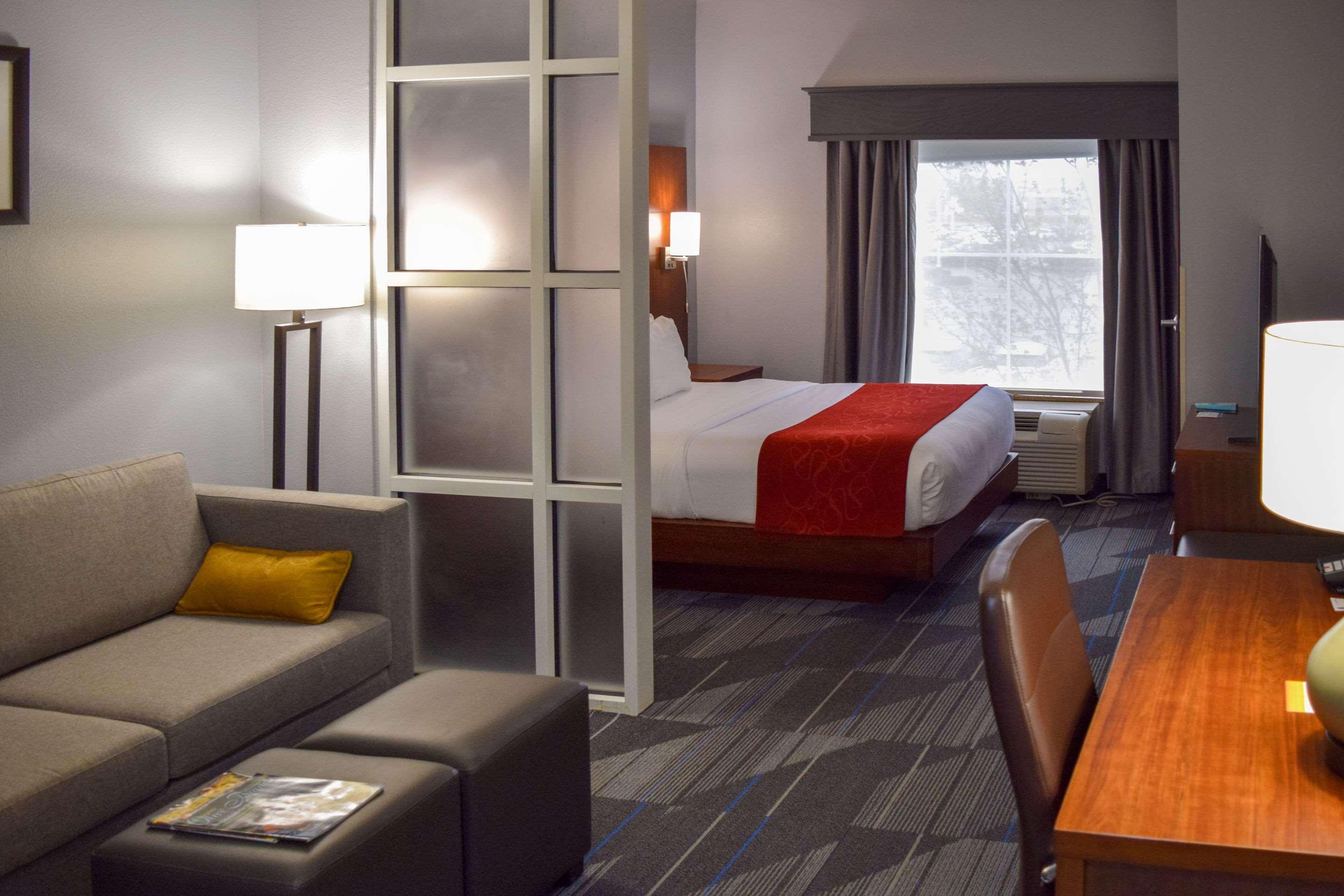 คอมฟอร์ต สวีท โอลีฟ บรานช์ เวสต์ Hotel โอลีฟแบรนช์ ภายนอก รูปภาพ