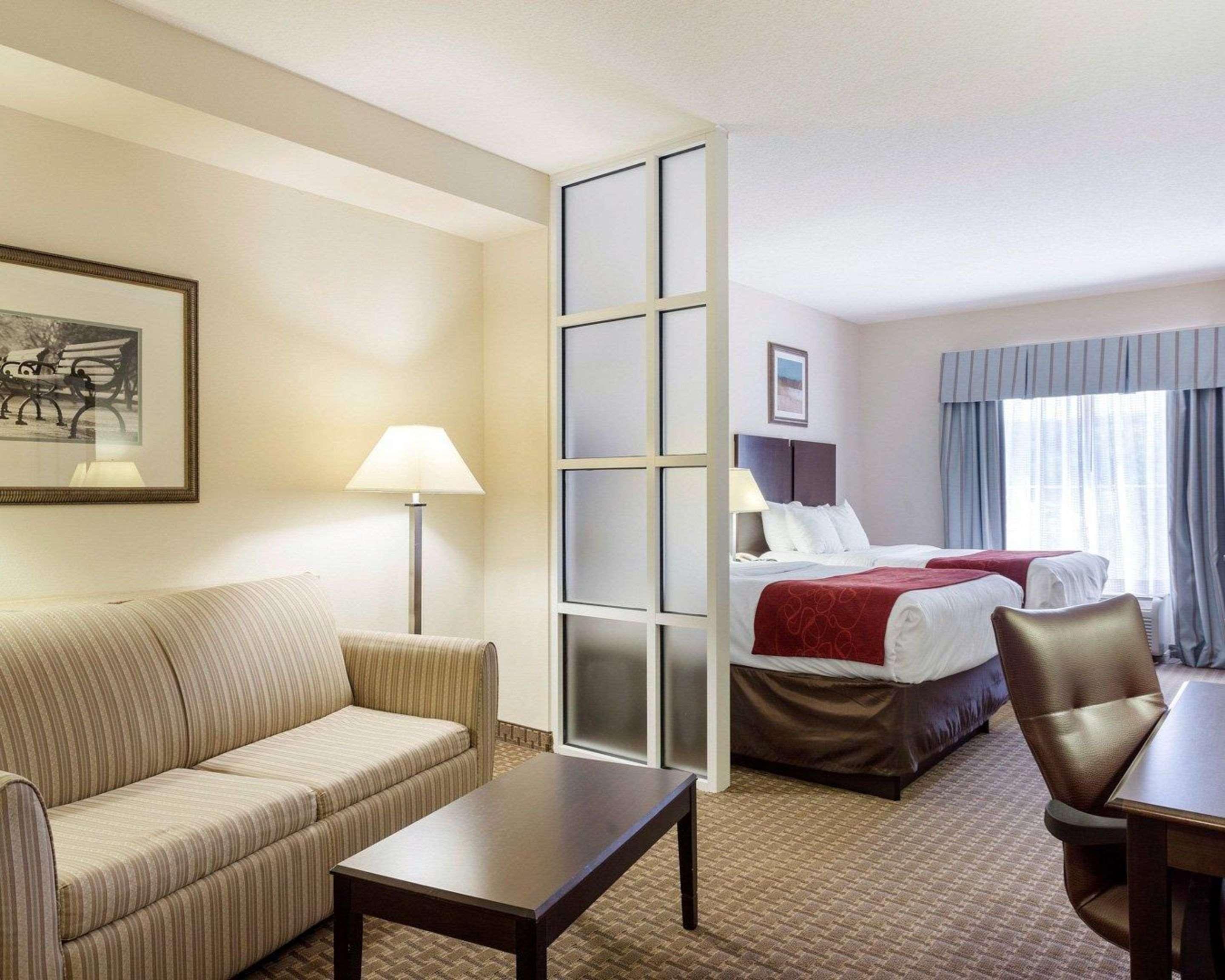 คอมฟอร์ต สวีท โอลีฟ บรานช์ เวสต์ Hotel โอลีฟแบรนช์ ภายนอก รูปภาพ