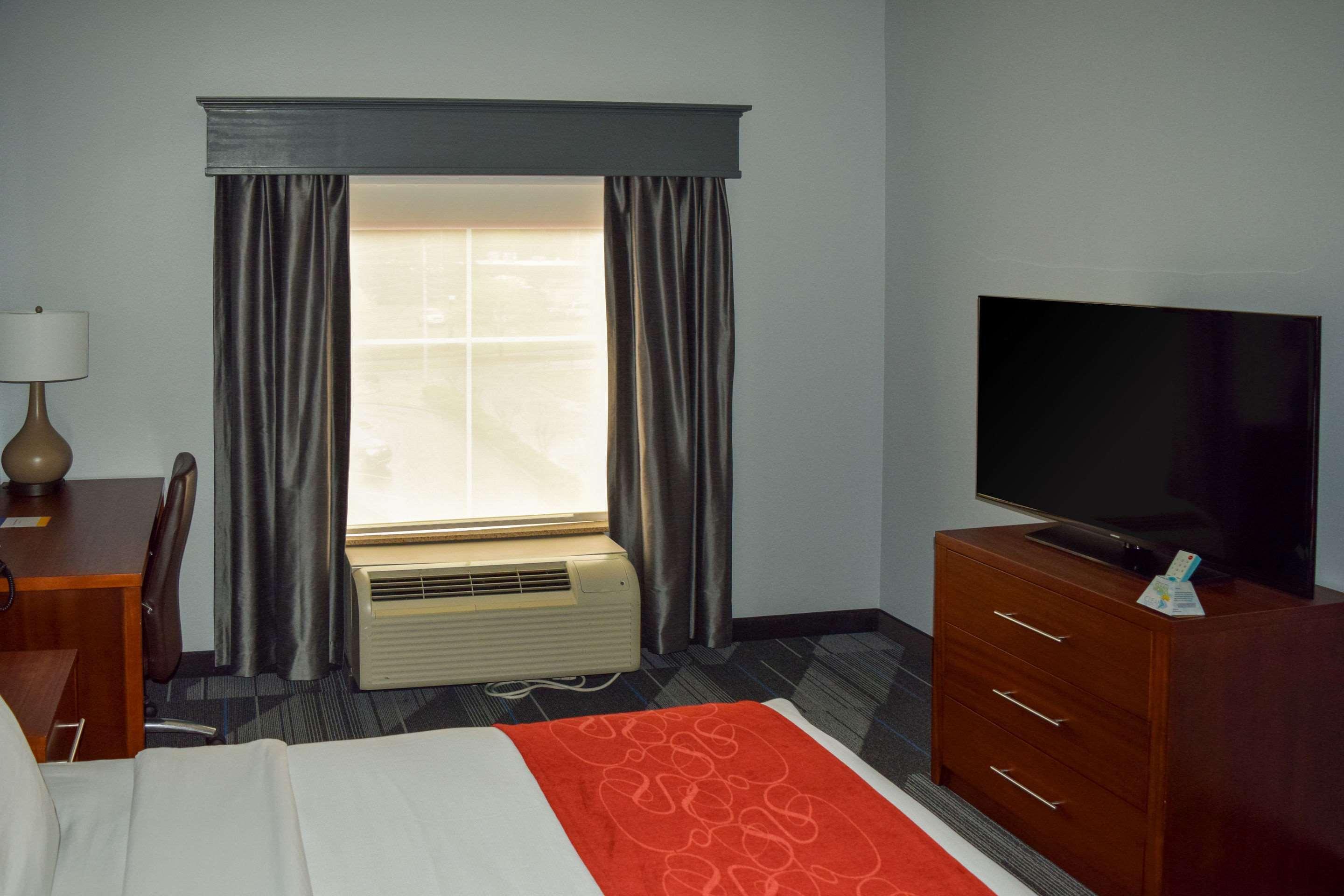 คอมฟอร์ต สวีท โอลีฟ บรานช์ เวสต์ Hotel โอลีฟแบรนช์ ภายนอก รูปภาพ