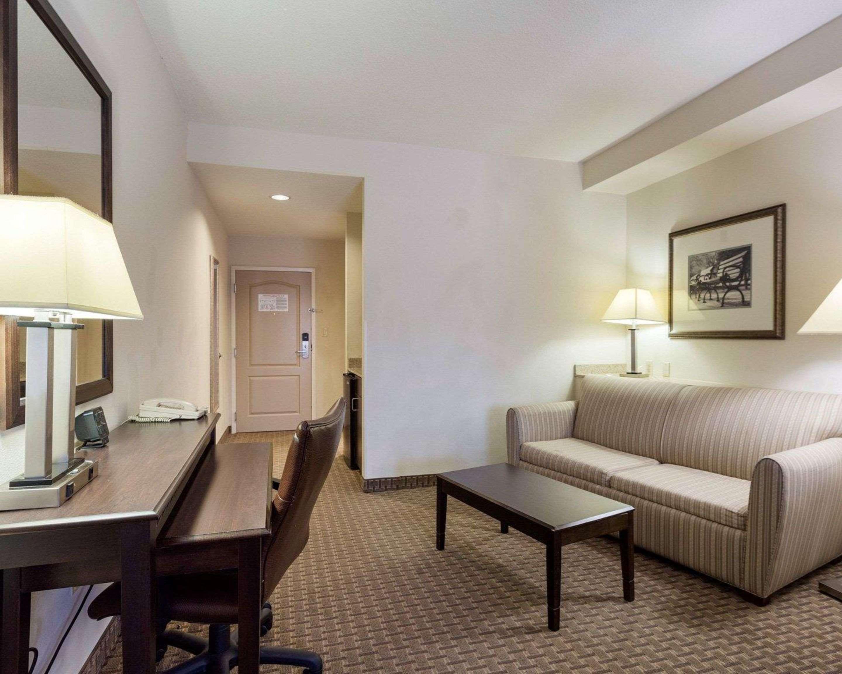 คอมฟอร์ต สวีท โอลีฟ บรานช์ เวสต์ Hotel โอลีฟแบรนช์ ภายนอก รูปภาพ