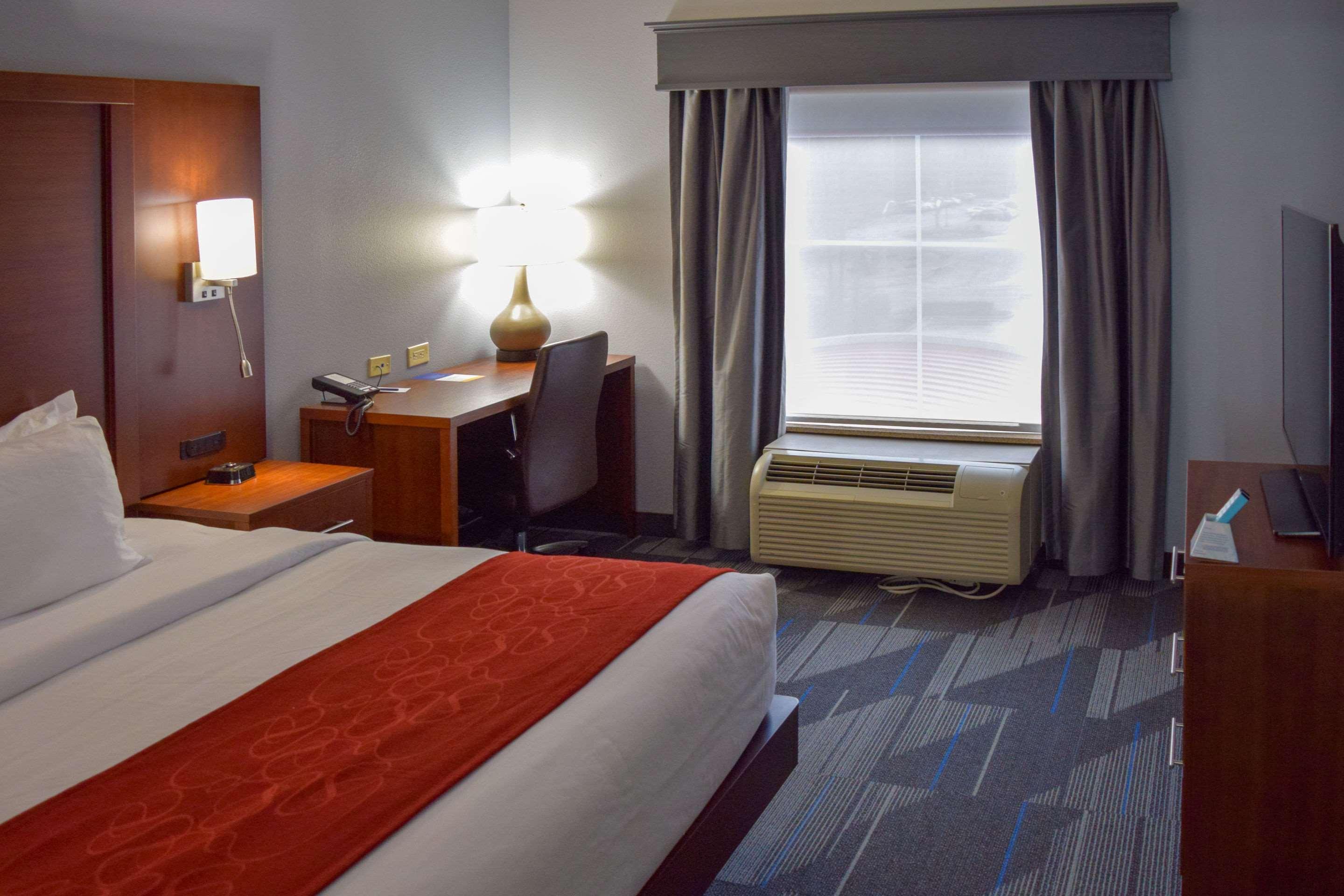 คอมฟอร์ต สวีท โอลีฟ บรานช์ เวสต์ Hotel โอลีฟแบรนช์ ภายนอก รูปภาพ