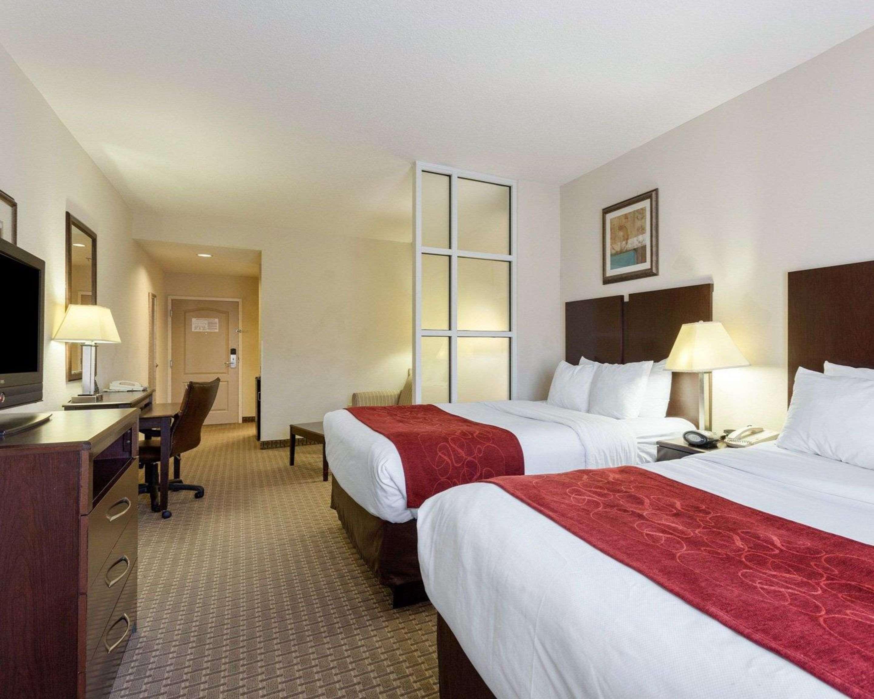 คอมฟอร์ต สวีท โอลีฟ บรานช์ เวสต์ Hotel โอลีฟแบรนช์ ภายนอก รูปภาพ
